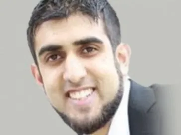 Dr Fezaan Gatrad, Implant Surgeon